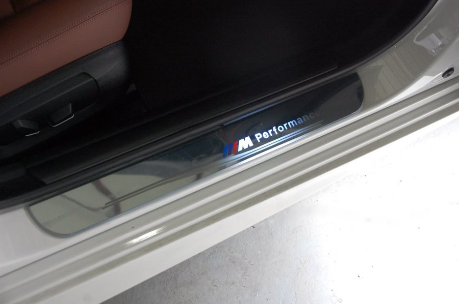 BMW 520d 무빙도어스커프 창원 LED 튜닝 여기서