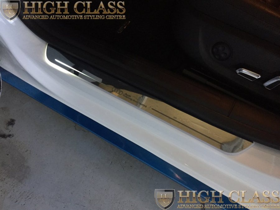 아우디 A5 무빙도어스커프 LED 튜닝 핫하네요