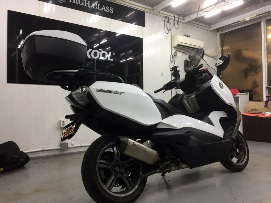 창원 바이크랩핑 BMW C650GT 전체를 화이트 카스킨으로