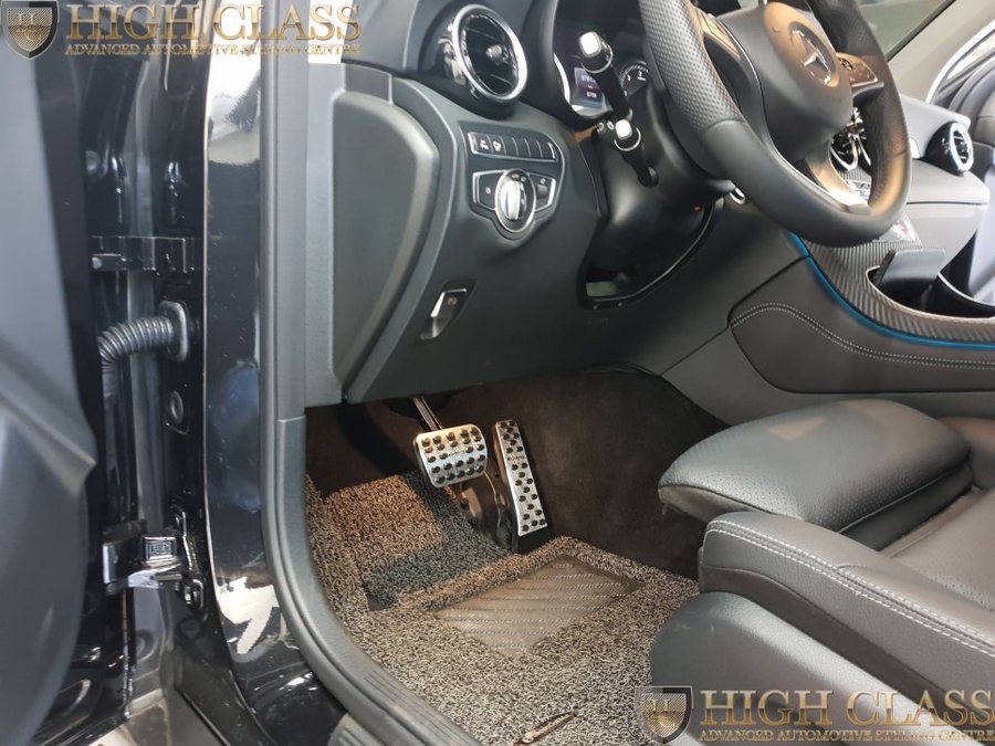 벤츠 GLC 220d 실내 카본랩핑과 AMG 스포츠 페달
