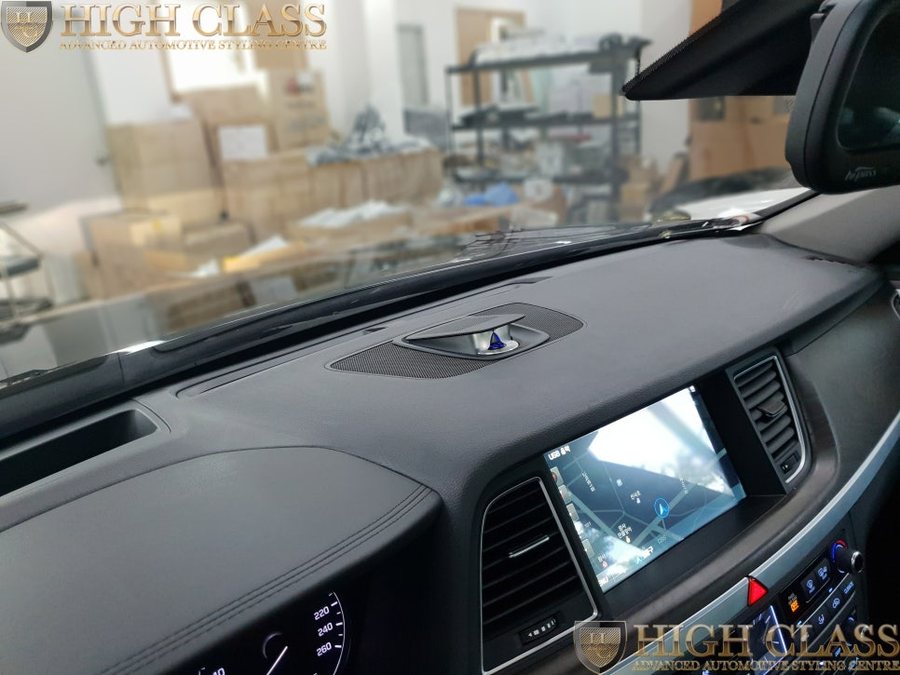 제네시스 G80 전동센터스피커 화려한 실내의 완성