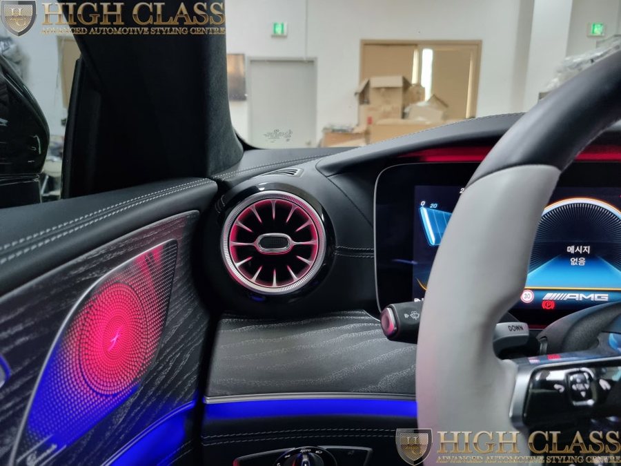 벤츠 GT 43 AMG - 전동센터스피커 / 미드레인지 / 2열 송풍구 / 시트백라인 / 안전벨트 엠비언트 풀튜닝