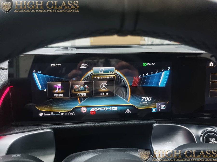 벤츠 GLB 35 AMG 헤드업디스플레이 + 대시보드 엠비언트 + 하단 센터콘솔