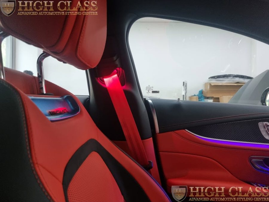벤츠 GT 63 AMG 컬러 안전벨트 + 엠비언트 패키지 구성 옵션