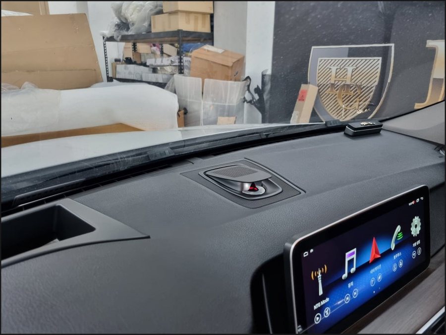 BMW5GT 뱅앤올룹슨보다 하이클라스 전동센터스피커