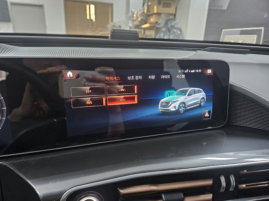 벤츠 EQC 순정 헤드업디스플레이 (HUD) 안전운행 옵션