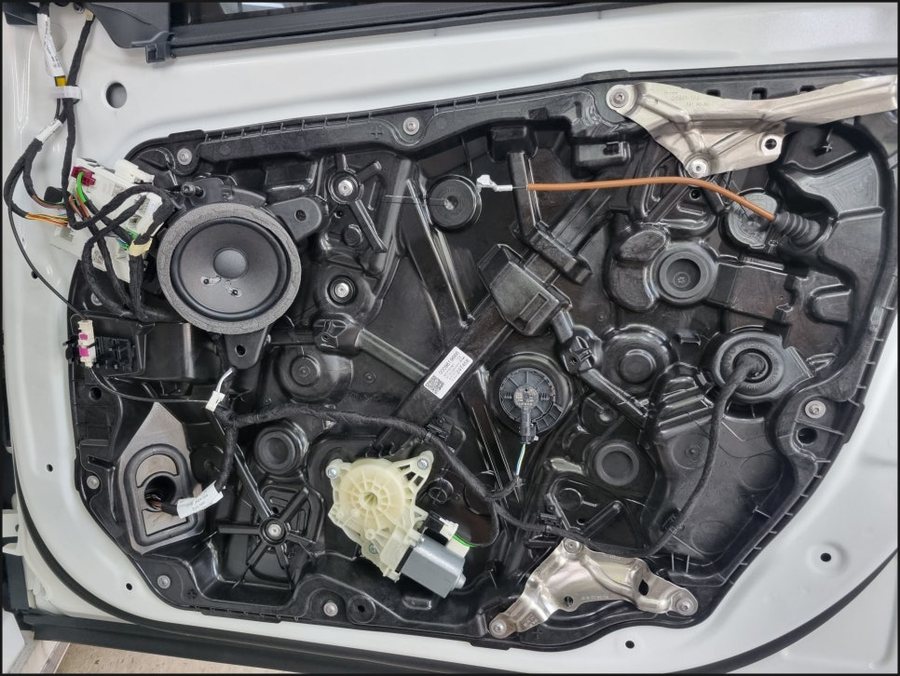 2025 벤츠E클래스 E220d 순정발광그릴, 포칼스피커