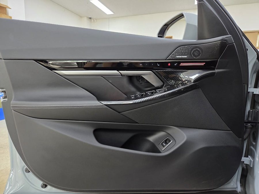 BMW G60 520i 회오리 트위터 커버, 회오리 스피커 커버 엠비언트 튜닝