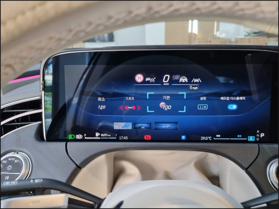 벤츠E클래스 E220d HUD 헤드업디스플레이 W214 빠진옵션