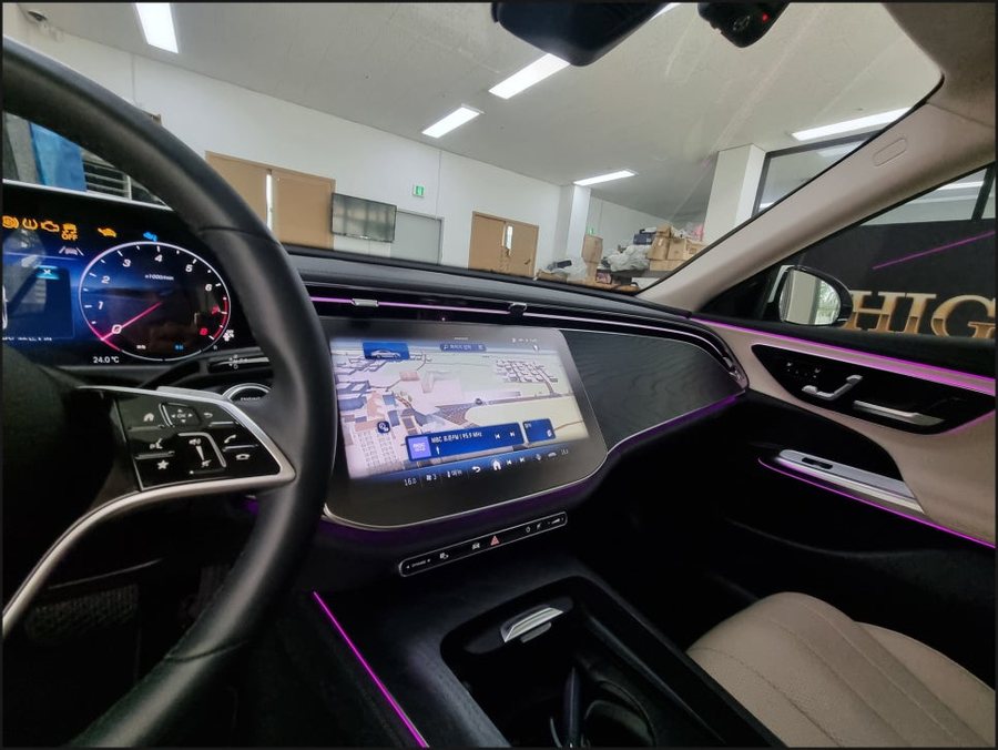 W214 벤츠 E클래스 조수석 슈퍼 하이퍼스크린 E200 옵션추가