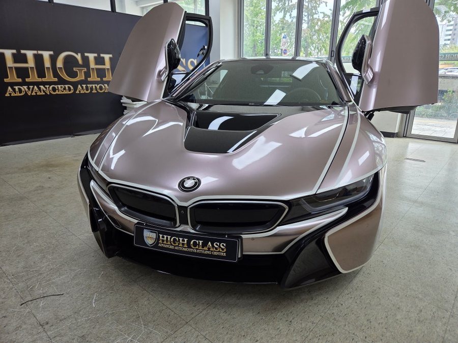 BMW i8 avi BM 100 + 포칼 바닥 우퍼 사운드를 채우다