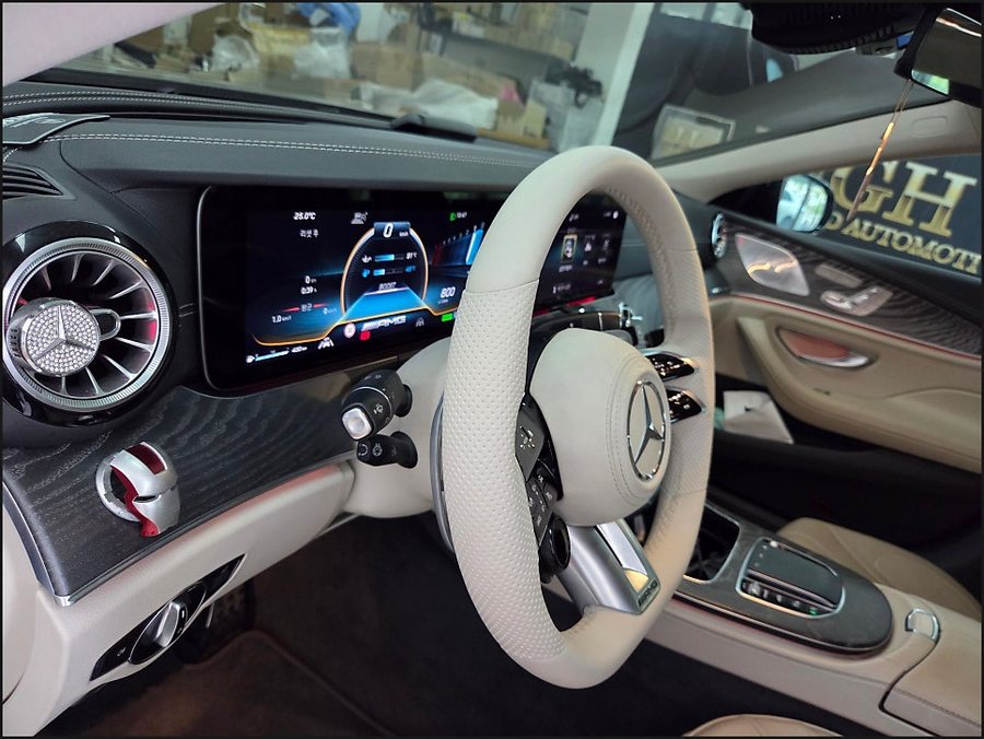 벤츠 CLS450 잠자리핸들 & 어질리티 셀렉트 버튼 시공으로 AMG 튜닝
