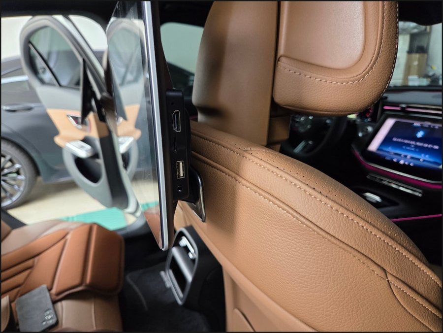 W214 벤츠 E클래스 리어모니터, 순정이라고 해도 믿는 후석 모니터