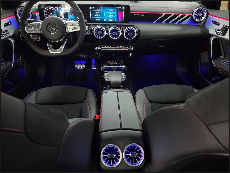 벤츠 CLA 핸들 열선 / 후석 송풍구 엠비언트 / AMG 대시보드 엠비언트, CLA250의 변신은 무죄