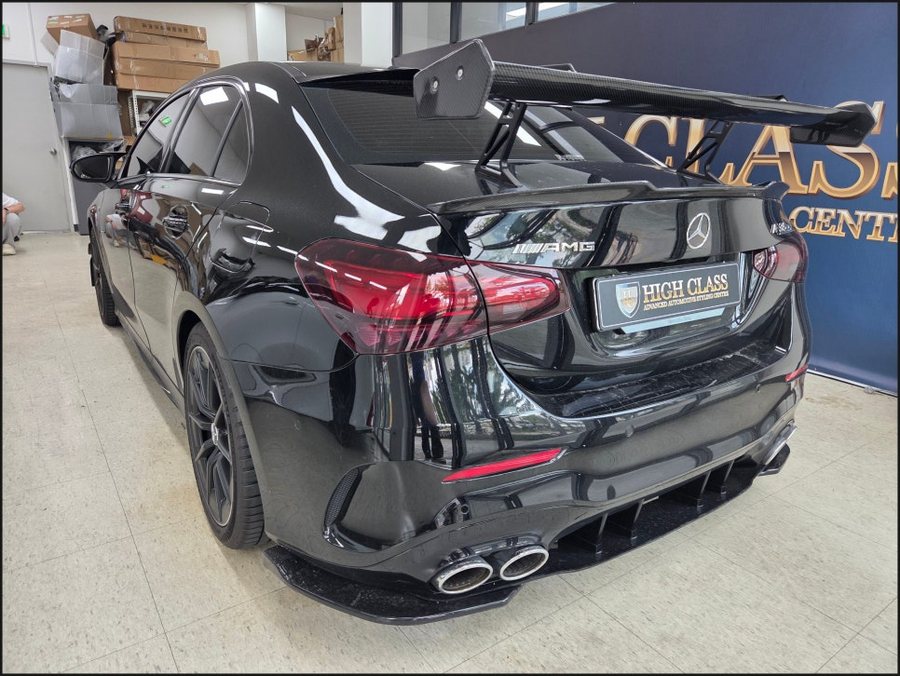 벤츠 A35 AMG, 퍼들램프와 엠비언트 추가