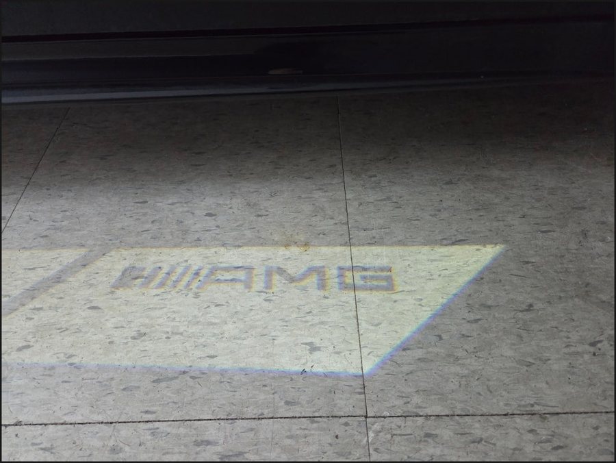 벤츠 A35 AMG, 빠진 옵션 AMG 퍼들램프와 센터콘솔 엠비언트를 채우다