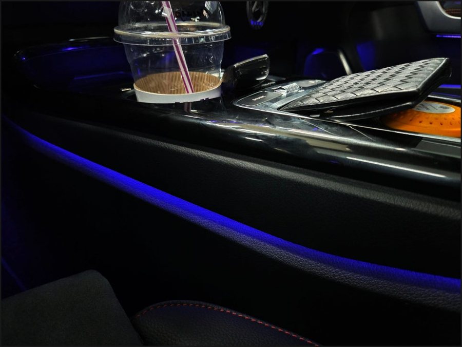 벤츠 A35 AMG, 빠진 옵션 AMG 퍼들램프와 센터콘솔 엠비언트를 채우다