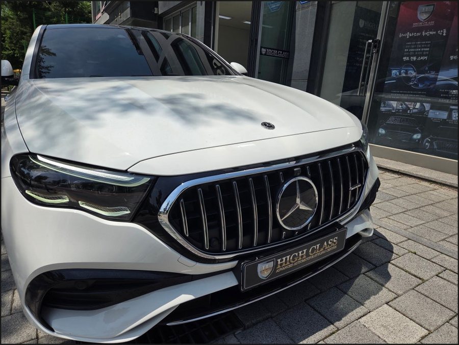 E300 AMG 라인에 없던 E53 AMG 순정 발광 세로그릴, W214에 이식했습니다