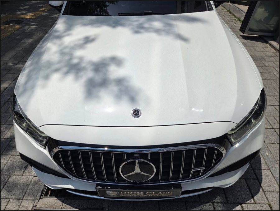 E300 AMG 라인에 없던 E53 AMG 순정 발광 세로그릴, W214에 이식했습니다