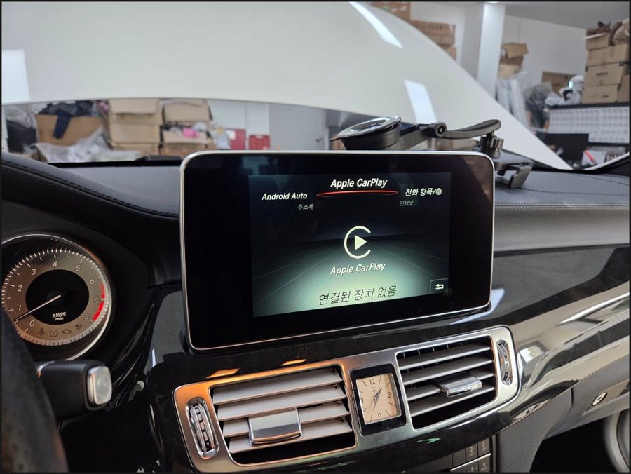 벤츠 CLS 400 W218, 순정  안드로이드 오토·애플 카플레이 코딩으로 활성화