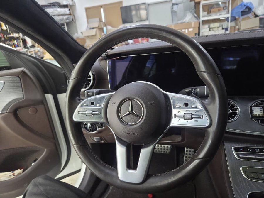 벤츠 CLS 카본 잠자리 핸들, 세로그릴, 반자율 주행 확장 및 생활코딩