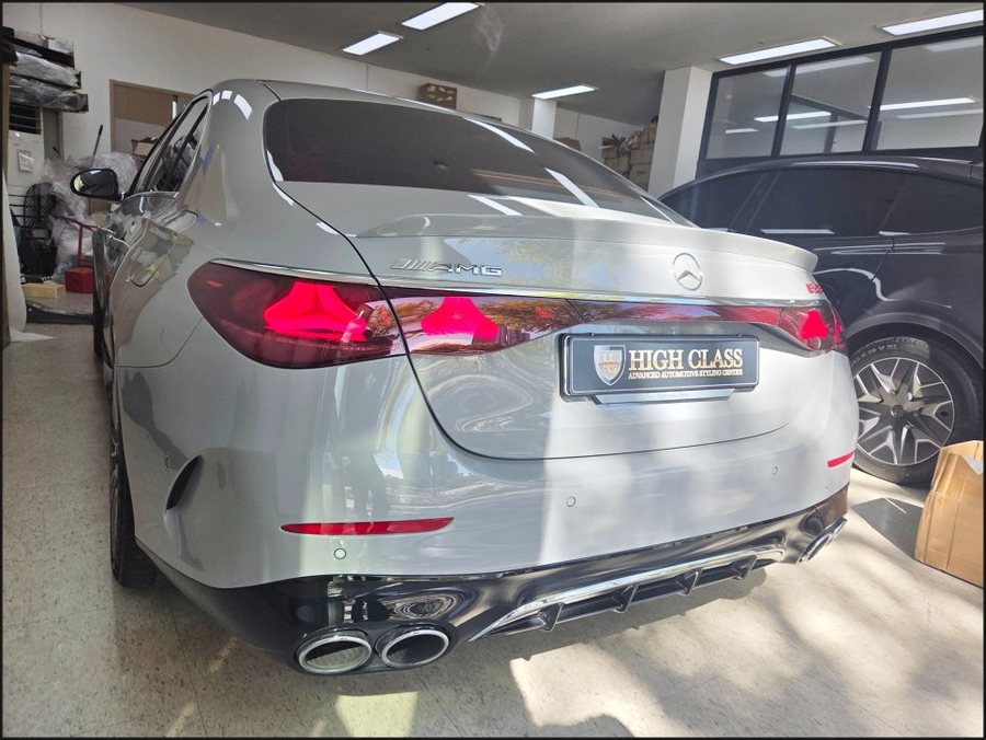 벤츠 E클래스 W214 E53 AMG, 5D 부메스터와 순정 R버튼 추가